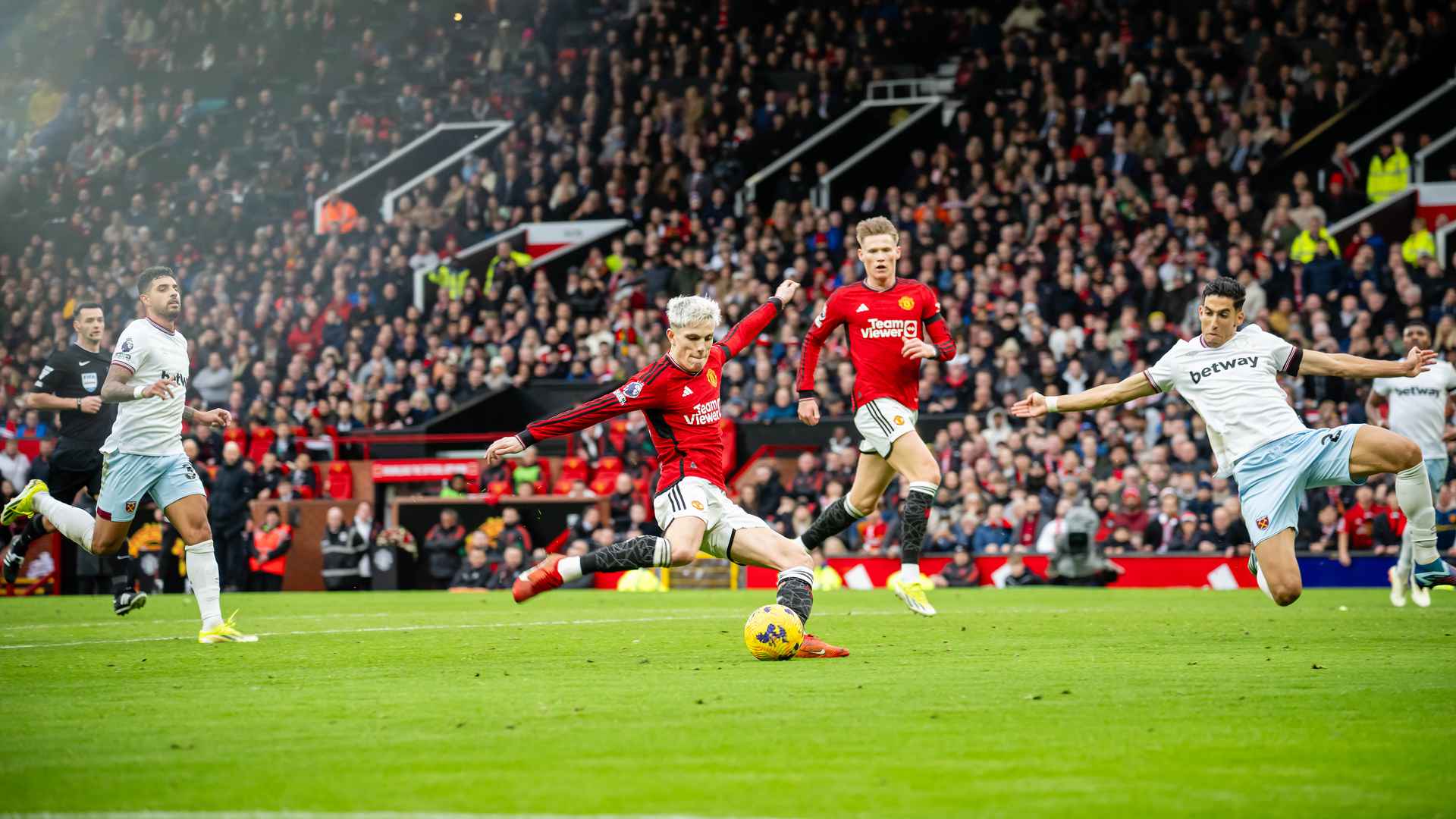 Short match highlights from Man Utd v West Ham in the Premier League 04 ...