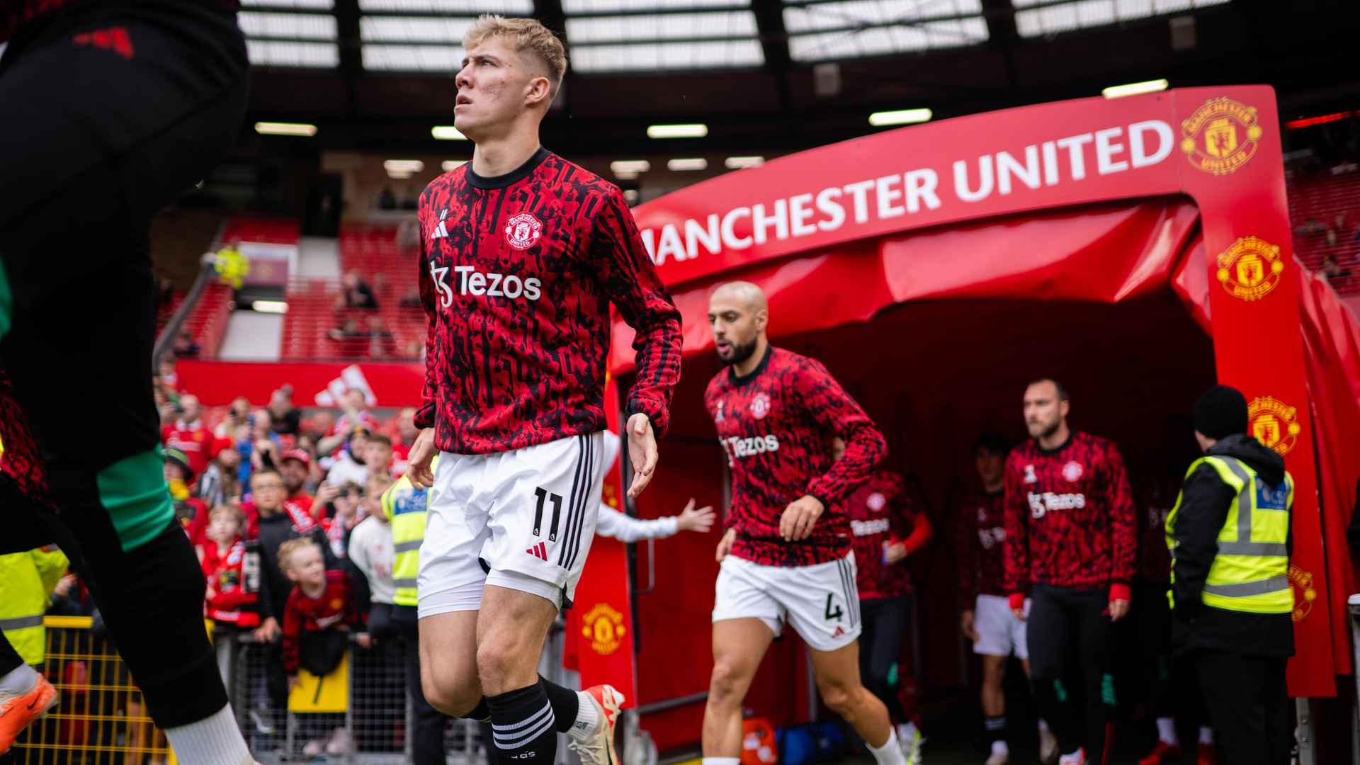 Luton v man utd stream deals