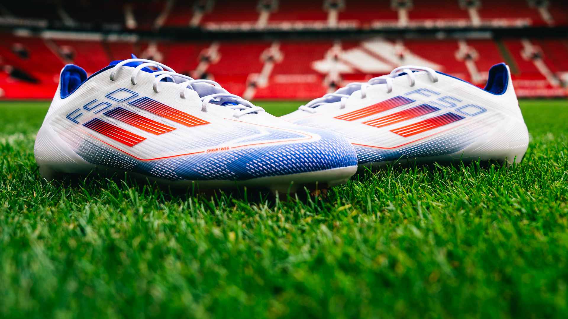 Man utd football boots top