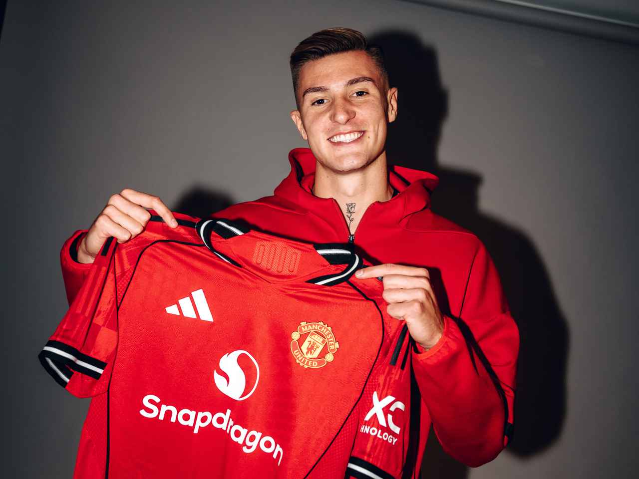 Benjamin Sesko: Why I signed for Man Utd | Exclusive MUTV interview |  Manchester United