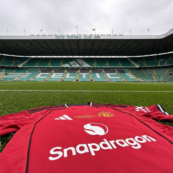Legends shirts up for auction