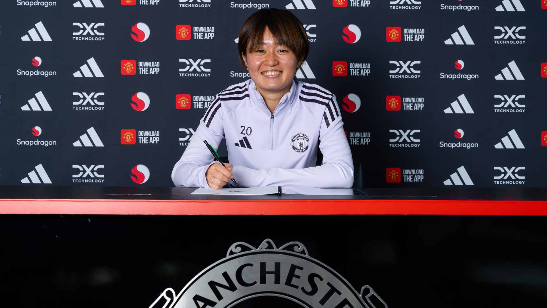 Hinata Miyazawa signs new contract with Manchester United Women