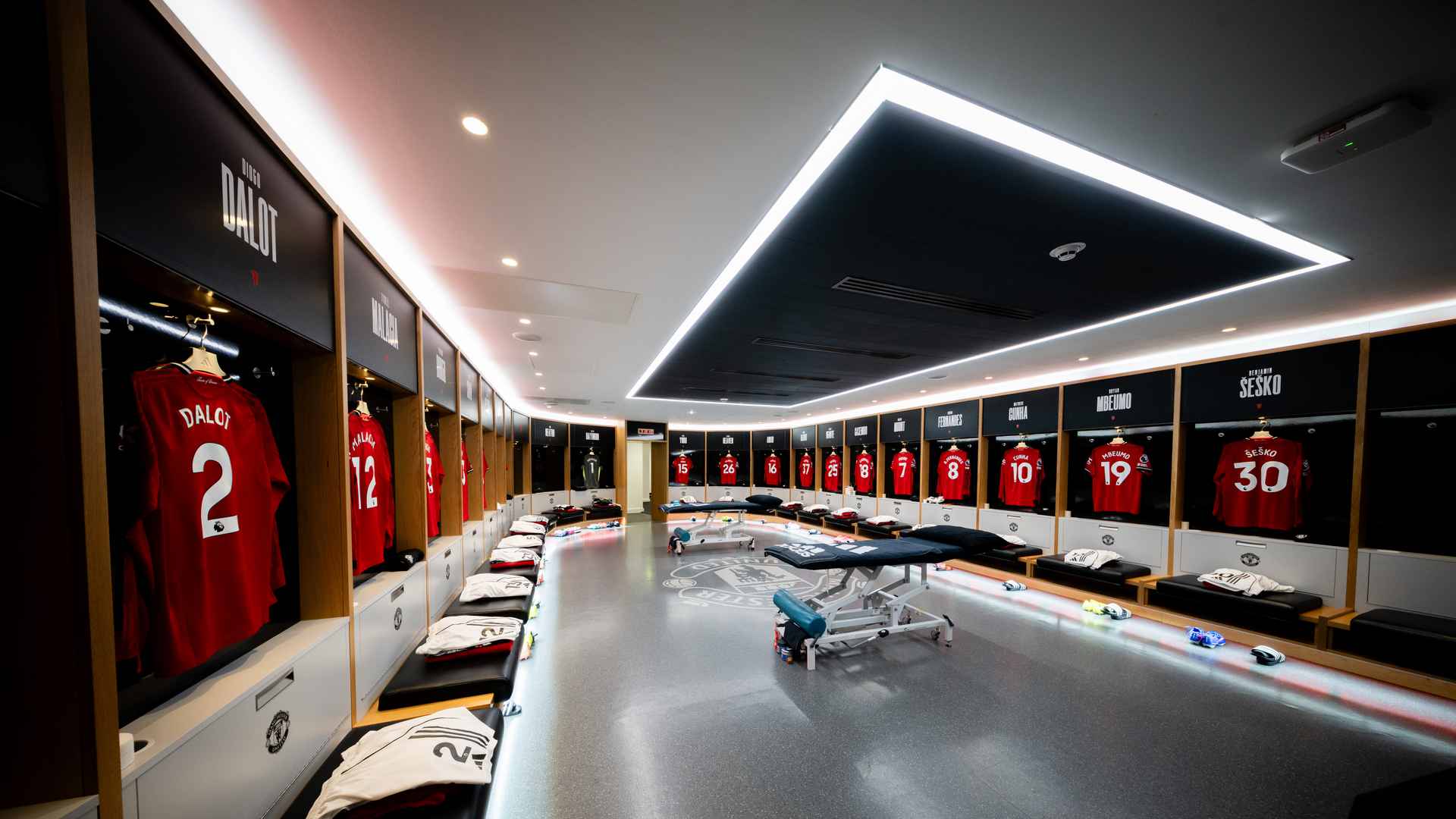 United submit squad to Premier League