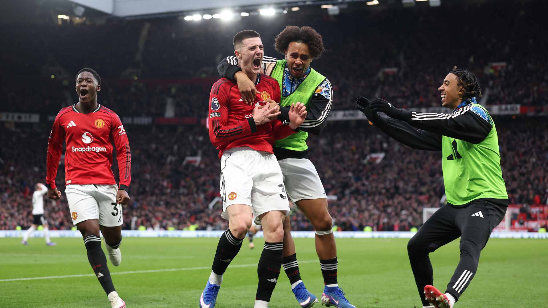 Manchester United 3 Fulham 2