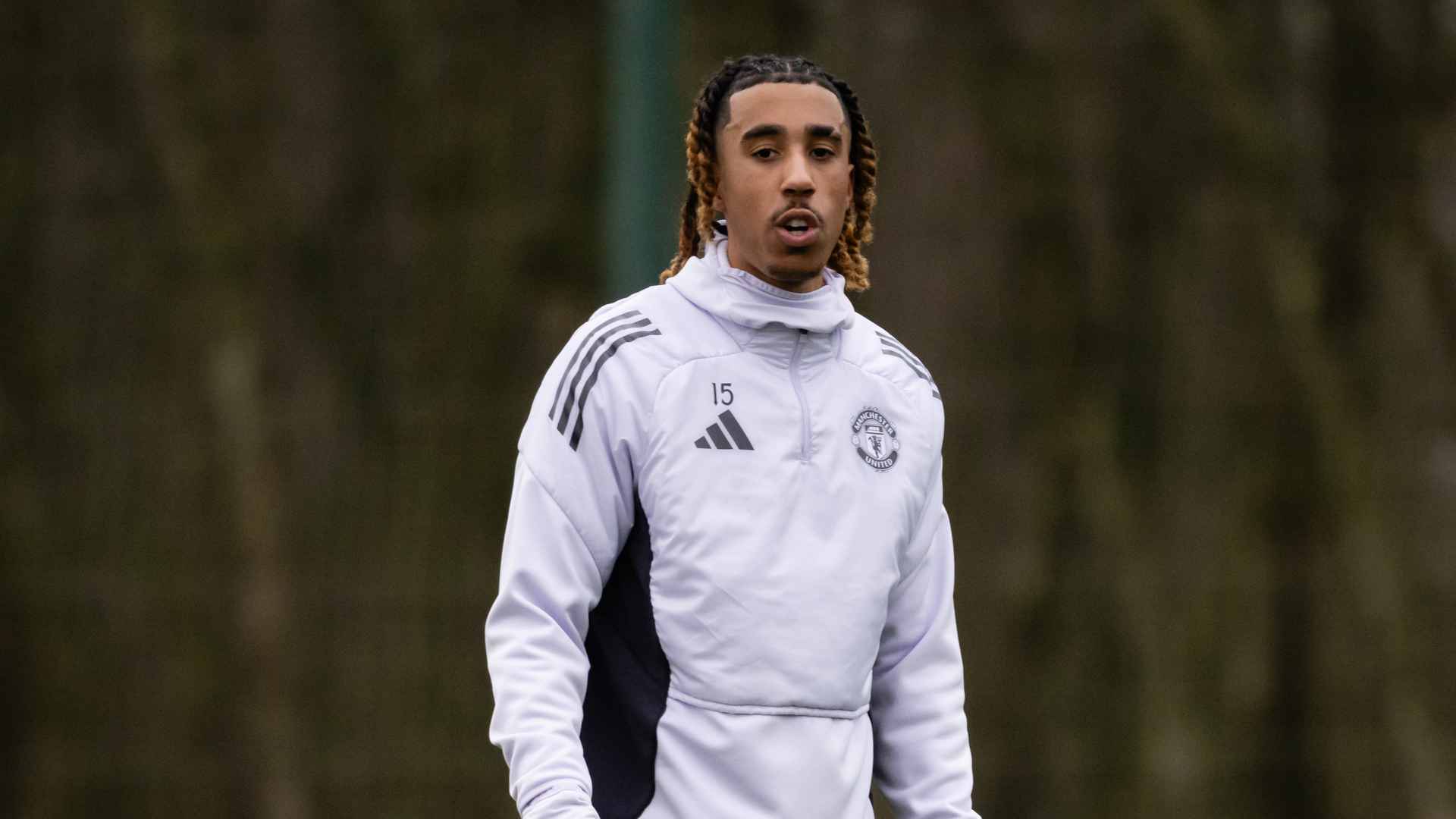 Why Leny Yoro misses Chelsea trip