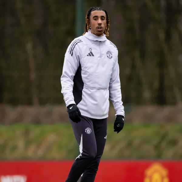 Why Leny Yoro misses Chelsea trip