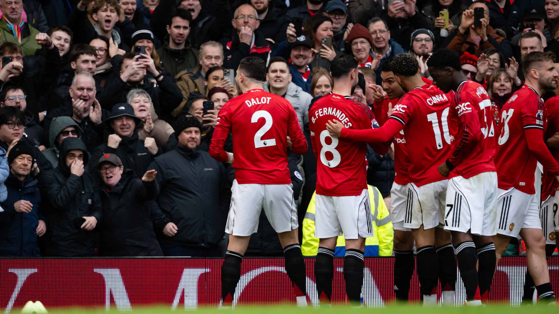 United 3 Aston Villa 1