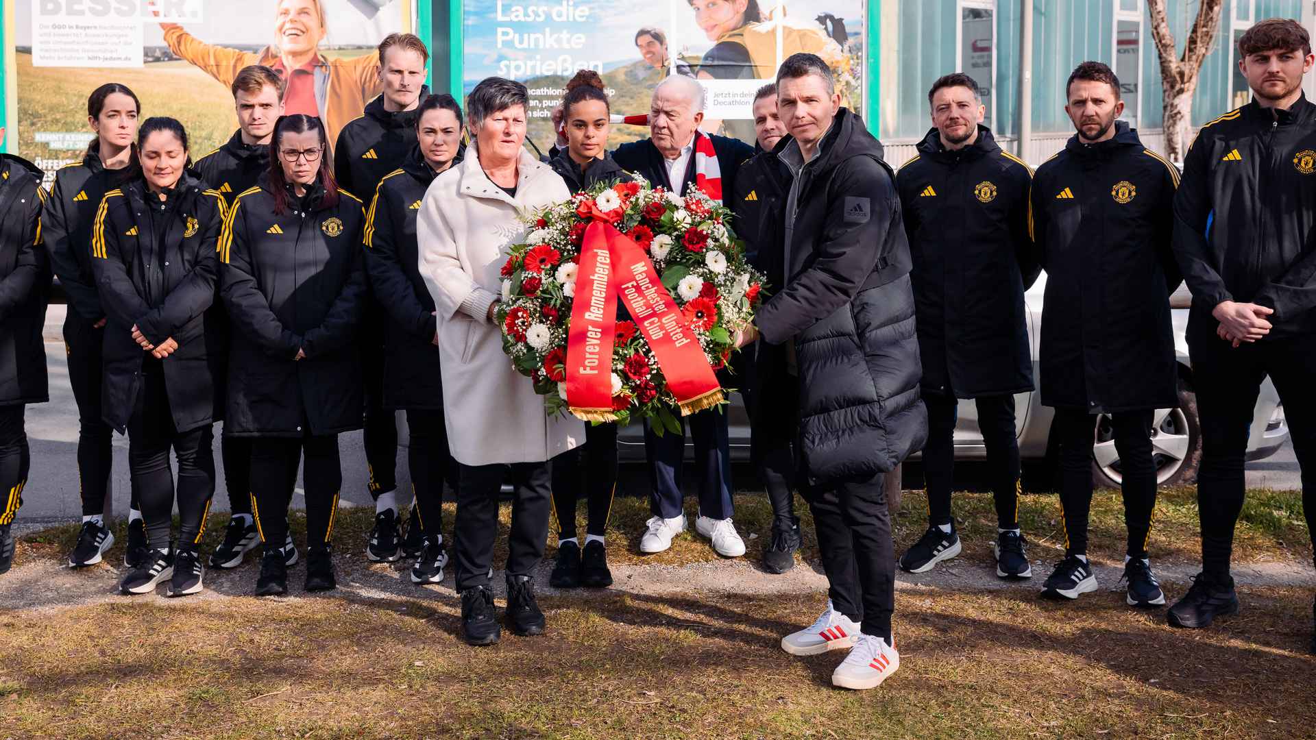 Women's players and staff visit Manchesterplatz