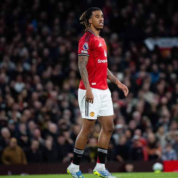 Carrick reveals team news for Brentford clash