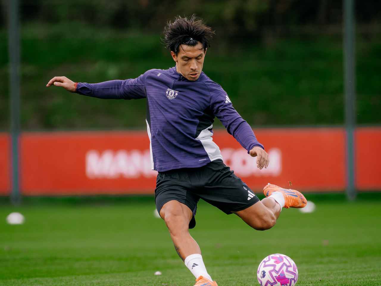 Lisandro Martinez returns to first team training | October 2025 | Manchester United