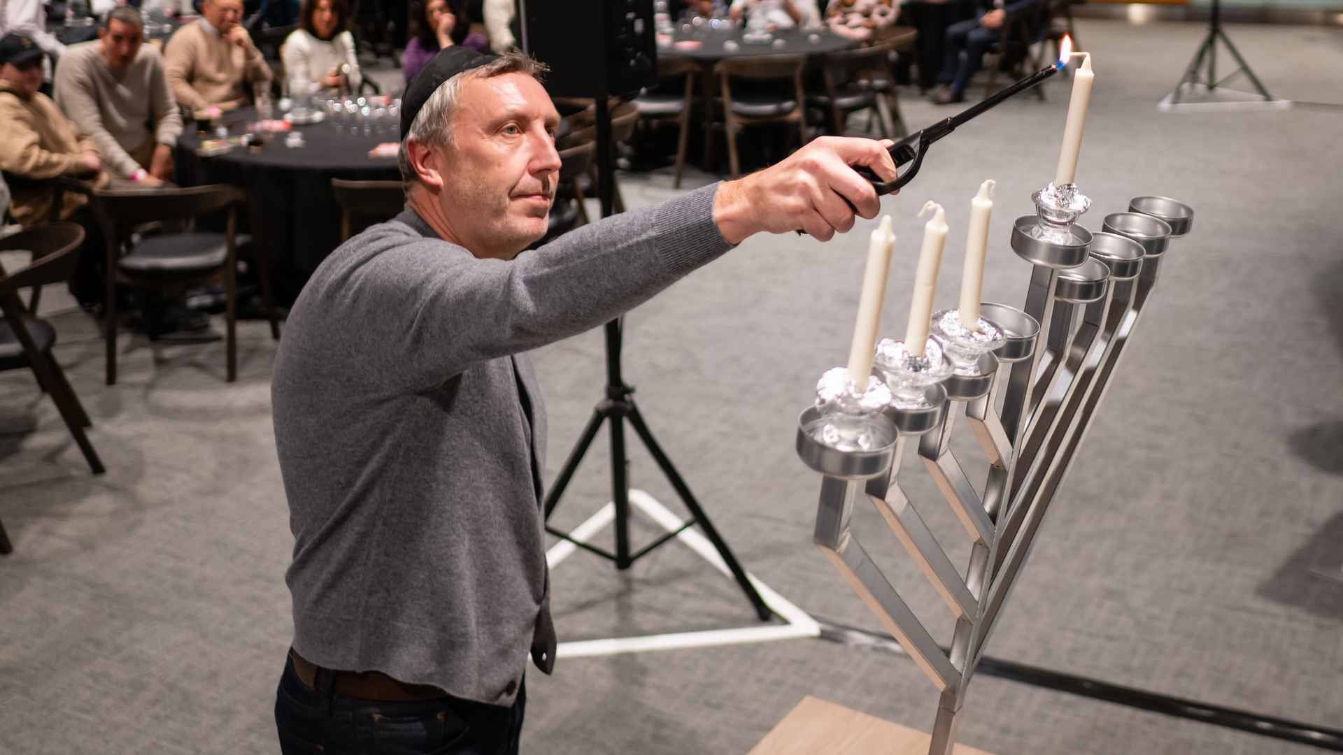 Man Utd host first Chanukah event at Old Trafford | December 2025