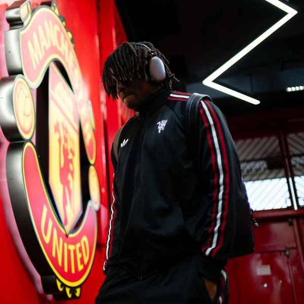 Dorgu arrives with United squad