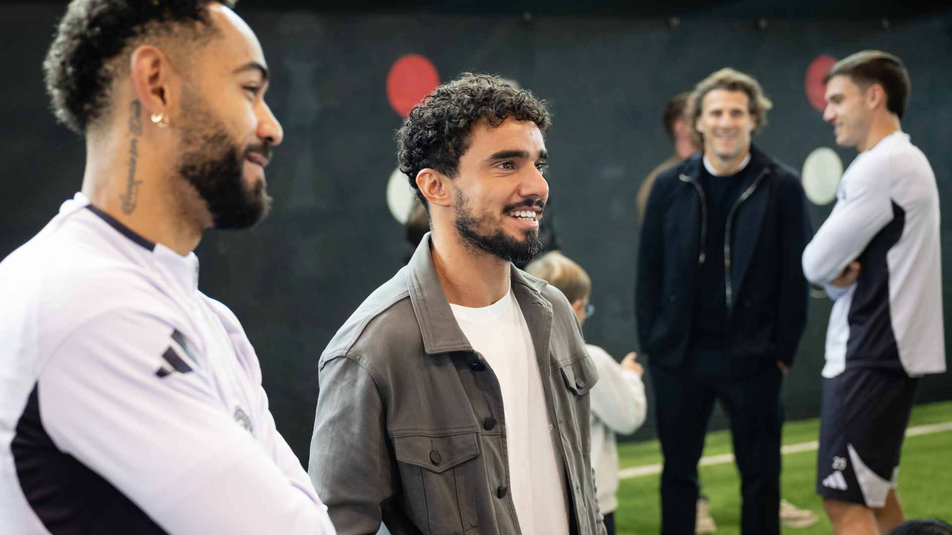 Diego Forlan Fabio and Rafael Da Silva visit United squad before Liverpool match