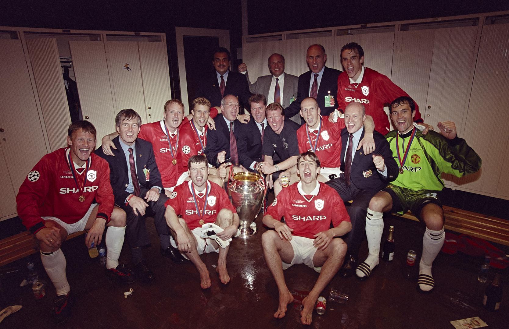 Post Match Celebrations After United 2 Bayern Munich 1 In 1999 Manchester United