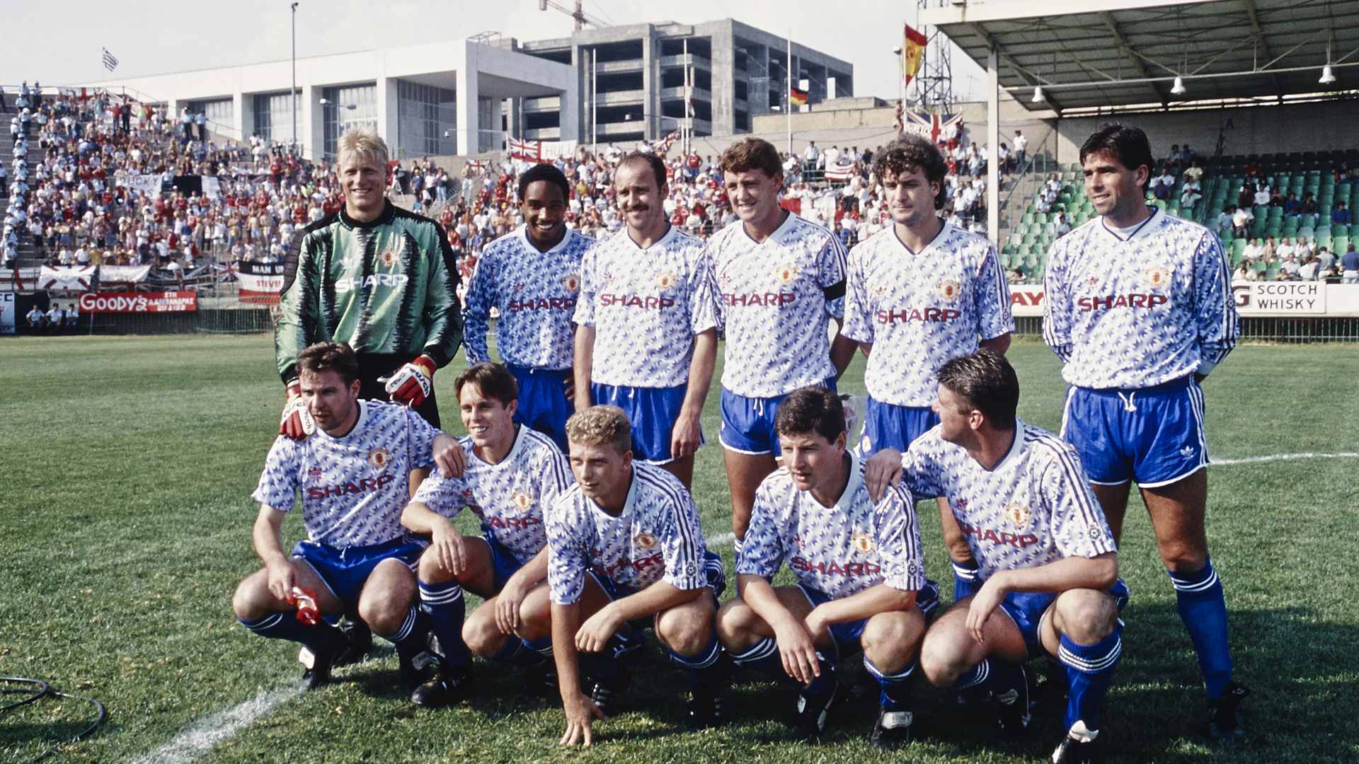 Gallery Man Utd classic pics in adidas away shirt